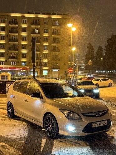 Hyundai i30 2011, 300,000 km - 1.4 л - Bakı
