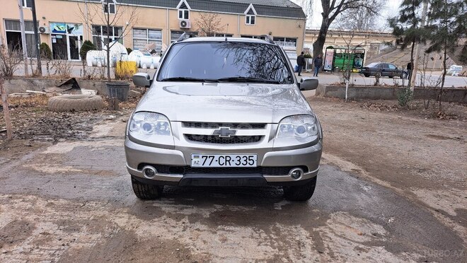 Chevrolet Niva 2011, 354,000 km - 1.7 l - Qazax