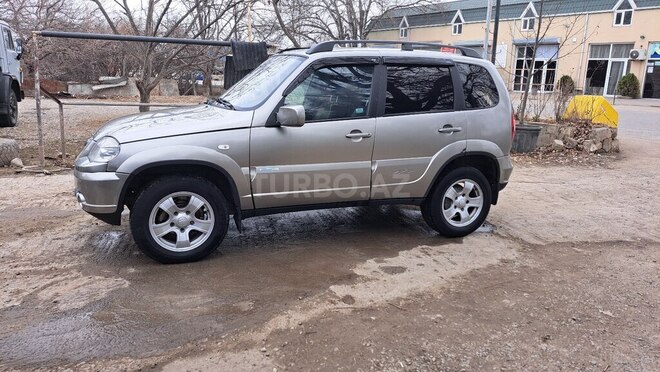 Chevrolet Niva 2011, 354,000 km - 1.7 l - Qazax