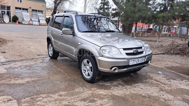 Chevrolet Niva 2011, 354,000 km - 1.7 l - Qazax