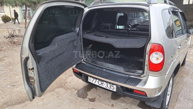 Chevrolet Niva 2011, 354,000 km - 1.7 l - Qazax