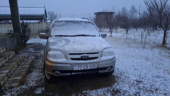 Chevrolet Niva 2011, 354,000 km - 1.7 l - Qazax