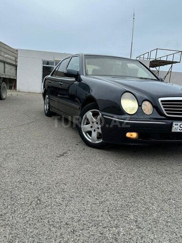 Mercedes E 240 2000, 130,000 km - 2.4 l - Bakı