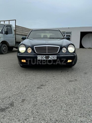 Mercedes E 240 2000, 130,000 km - 2.4 l - Bakı