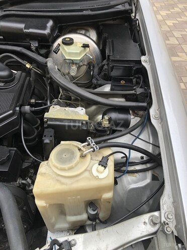 Mercedes E 230 1997, 280,000 km - 2.3 l - Bakı