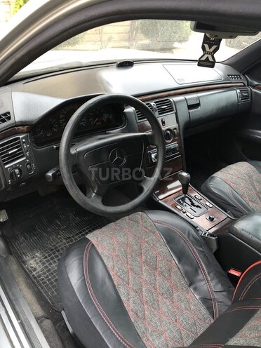 Mercedes E 230 1997, 280,000 km - 2.3 l - Bakı