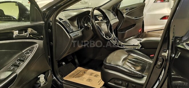 Hyundai Sonata-17