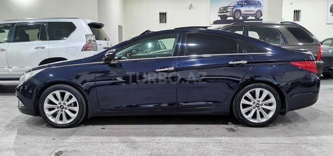 Hyundai Sonata-4