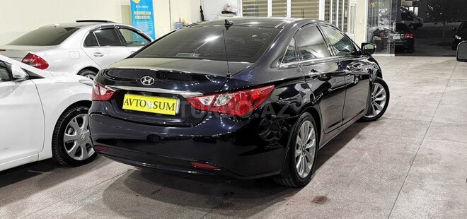 Hyundai Sonata-6