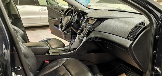 Hyundai Sonata-5