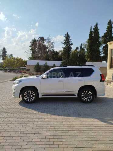 Toyota Land Cruiser Prado-4