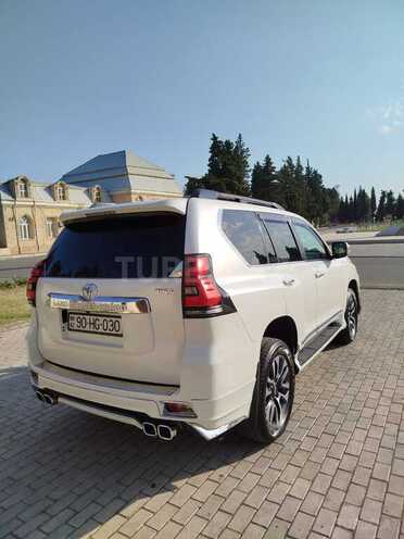 Toyota Land Cruiser Prado-7