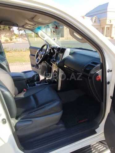 Toyota Land Cruiser Prado-12