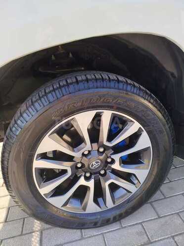 Toyota Land Cruiser Prado-11