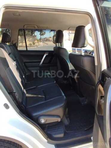Toyota Land Cruiser Prado-13