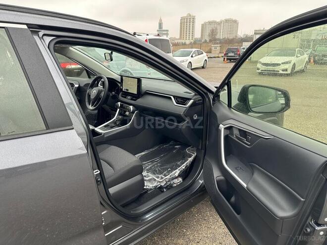 Toyota RAV4-9