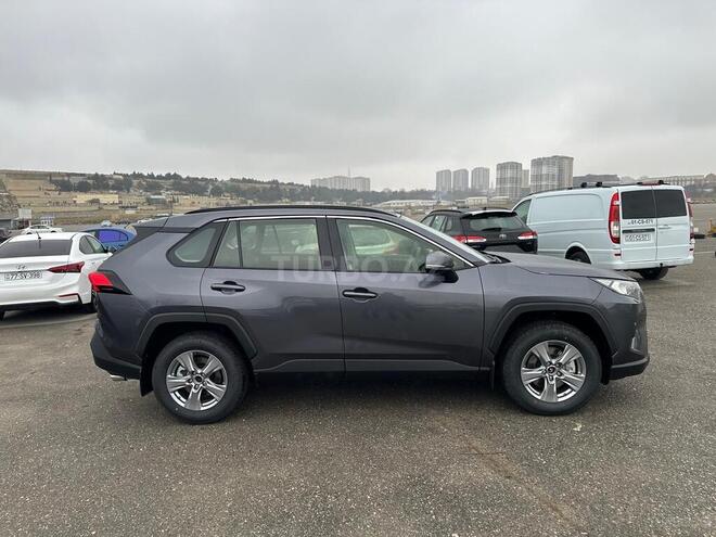 Toyota RAV4-4
