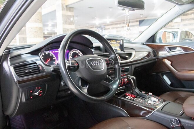 Audi A6-11