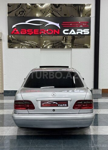 Mercedes E 240 1998, 417,000 km - 2.4 l - Sumqayıt