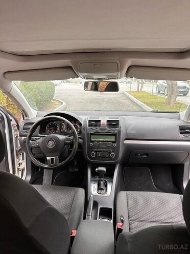 Volkswagen Jetta-6