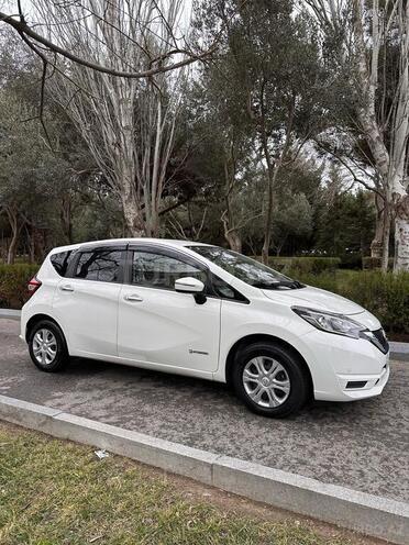Nissan Note-5