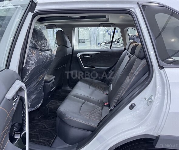 Toyota RAV4-14