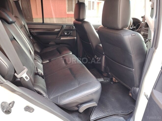 Mitsubishi Pajero 2011, 181,000 km - 3.5 л - Bakı