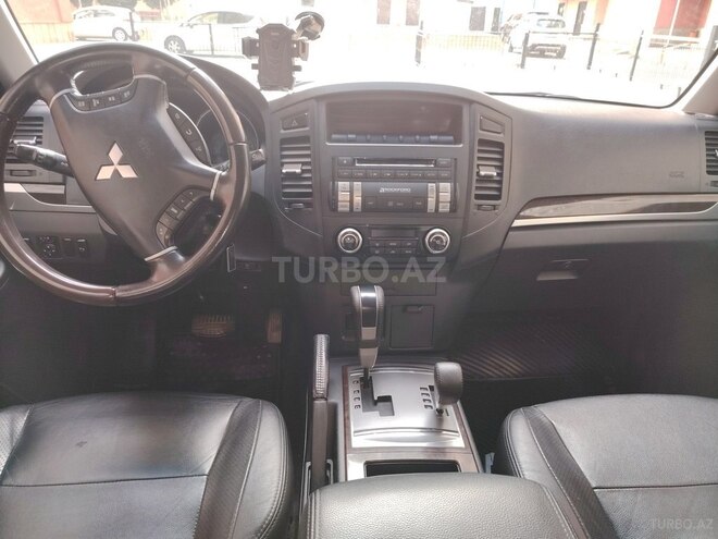 Mitsubishi Pajero 2011, 181,000 km - 3.5 л - Bakı