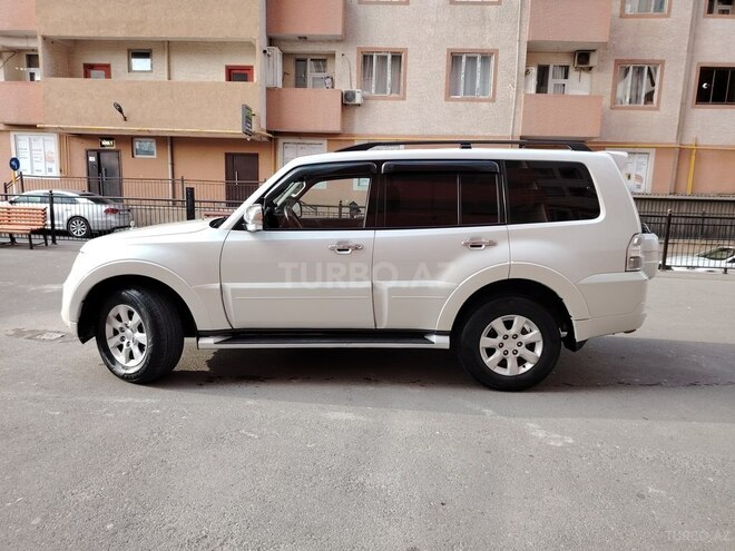 Mitsubishi Pajero 2011, 181,000 km - 3.5 л - Bakı