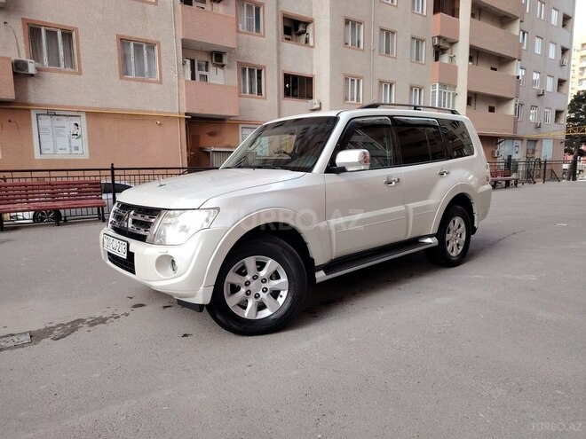 Mitsubishi Pajero 2011, 181,000 km - 3.5 л - Bakı