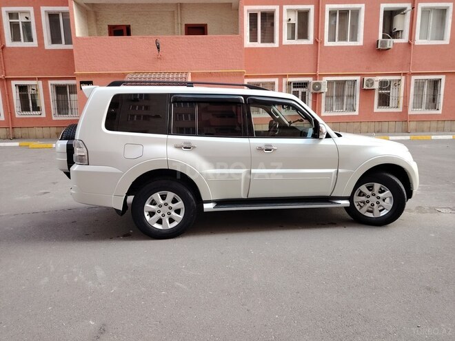 Mitsubishi Pajero 2011, 181,000 km - 3.5 л - Bakı