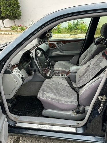 Mercedes E 220 d 1999, 400,000 km - 2.2 l - Bakı