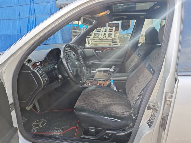Mercedes E 270 2001, 280,000 km - 2.7 l - Xaçmaz