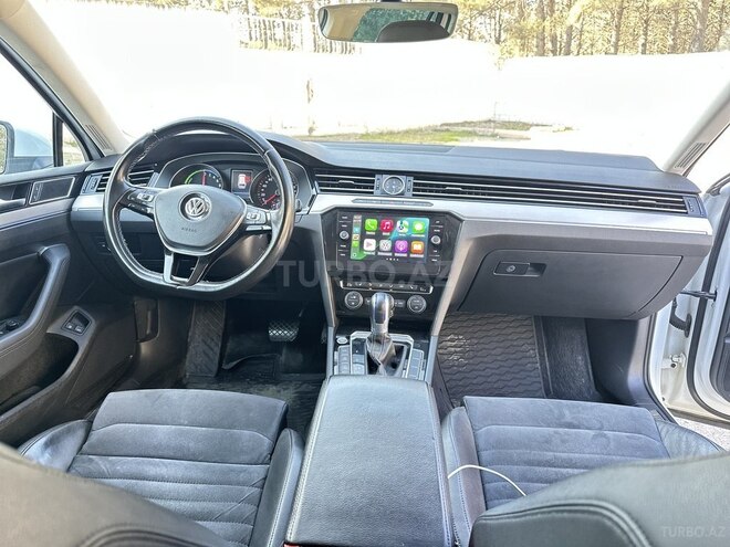 Volkswagen Passat 2018, 220,000 km - 1.4 l - Bakı