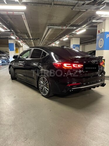 Hyundai Elantra 2018, 180,000 km - 1.6 l - Bakı