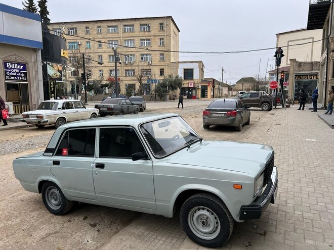 LADA (VAZ) 2107 1987, 254,135 km - 1.5 л - Salyan