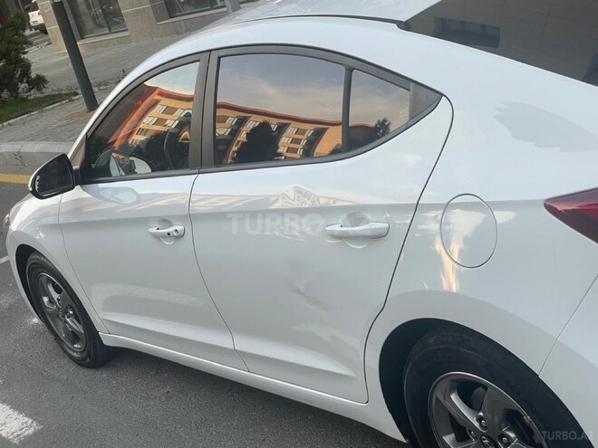 Hyundai Avante 2016, 196,748 km - 1.6 л - Bakı
