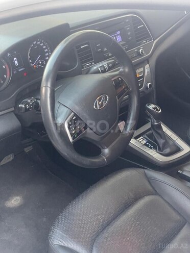 Hyundai Avante 2016, 196,748 km - 1.6 л - Bakı