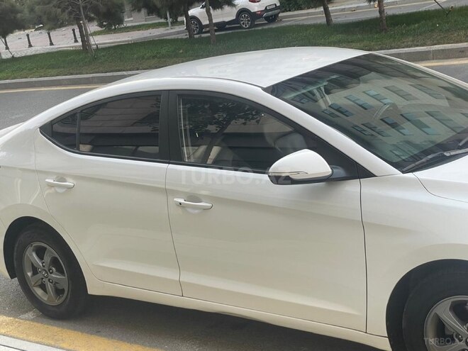 Hyundai Avante 2016, 196,748 km - 1.6 л - Bakı