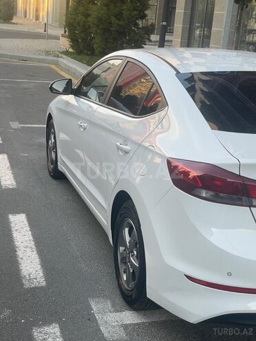 Hyundai Avante 2016, 196,748 km - 1.6 л - Bakı