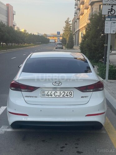 Hyundai Avante 2016, 196,748 km - 1.6 л - Bakı