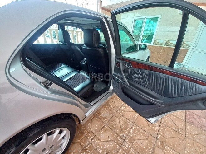 Mercedes E 240 2000, 318,500 km - 2.6 l - Ağcabədi
