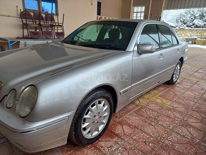 Mercedes E 240 2000, 318,500 km - 2.6 l - Ağcabədi
