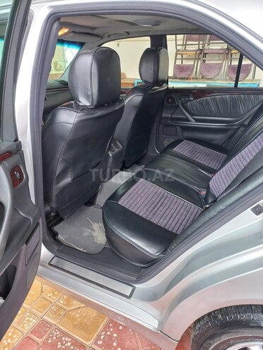 Mercedes E 240 2000, 318,500 km - 2.6 l - Ağcabədi