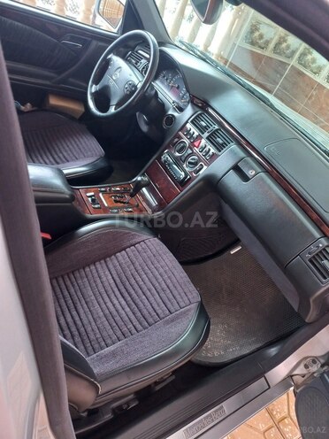 Mercedes E 240 2000, 318,500 km - 2.6 l - Ağcabədi