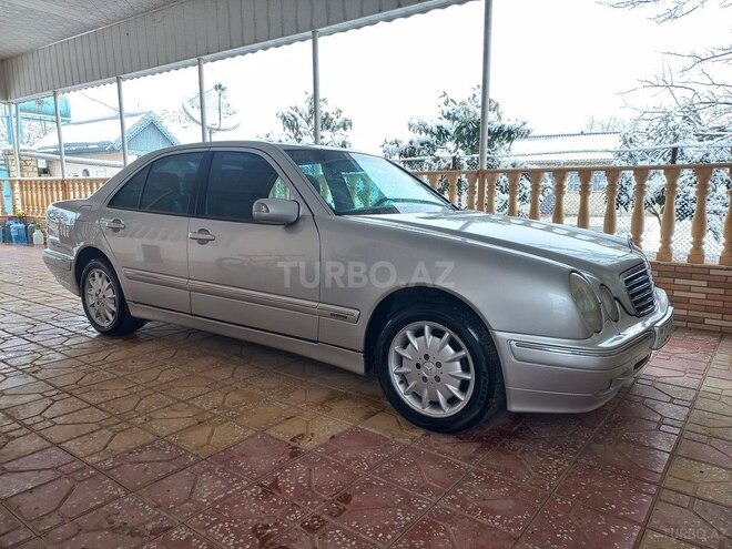 Mercedes E 240 2000, 318,500 km - 2.6 l - Ağcabədi