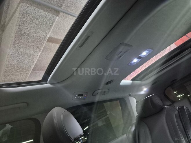 Kia Carnival-12