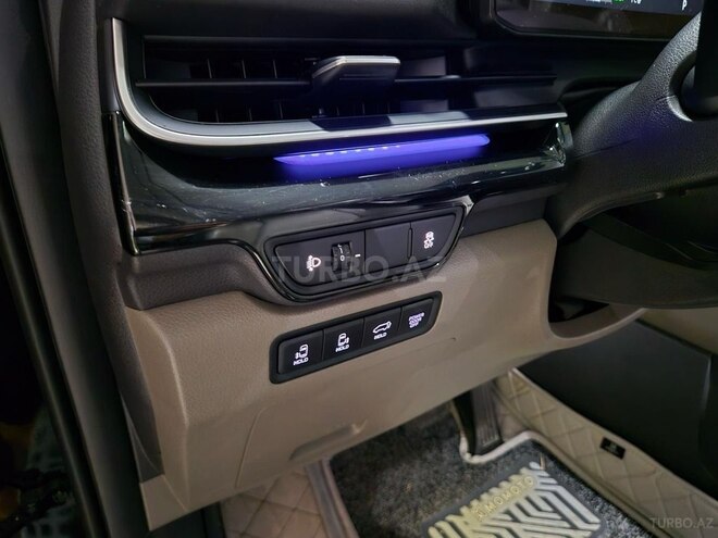 Kia Carnival-16
