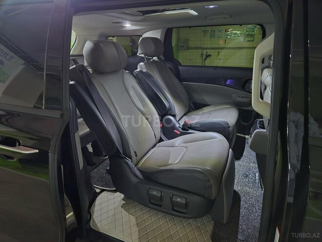 Kia Carnival-11