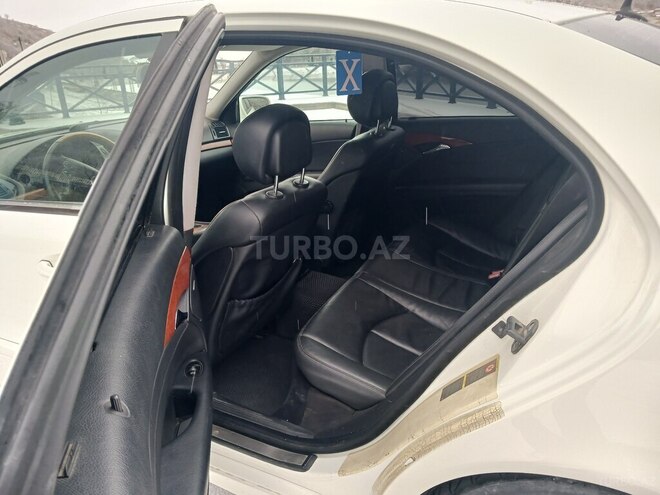Mercedes E 280 2007, 296,000 km - 3.0 l - Quba